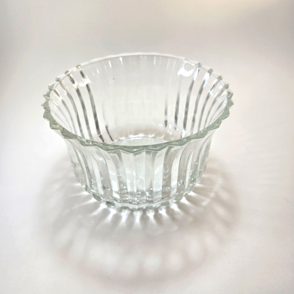 Vintage Glass Bowl Vase Dish 6" diameter Excellent Condition Classic Traditional